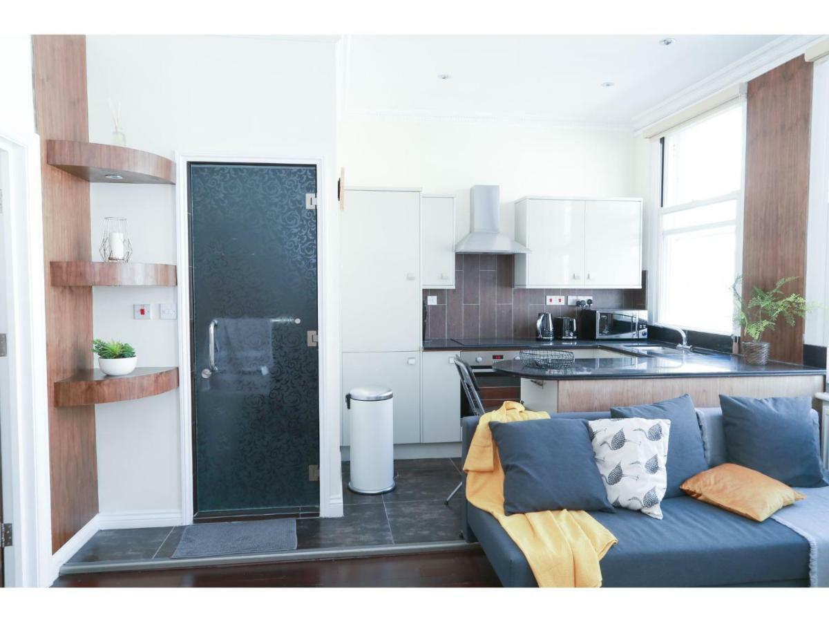Pass The Keys West End Apartment Near Tottenham Court Road Londra Exterior foto