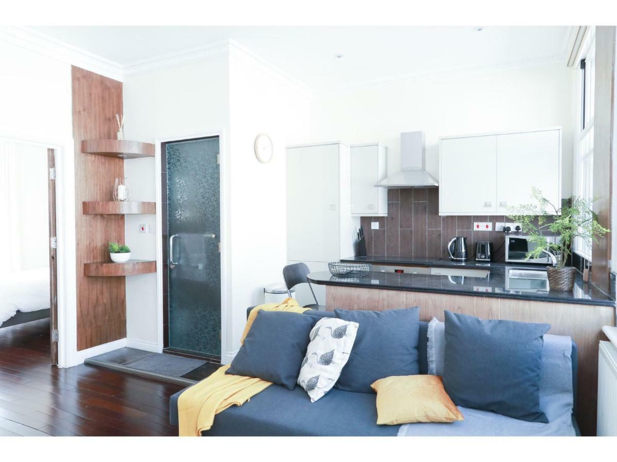 Pass The Keys West End Apartment Near Tottenham Court Road Londra Exterior foto
